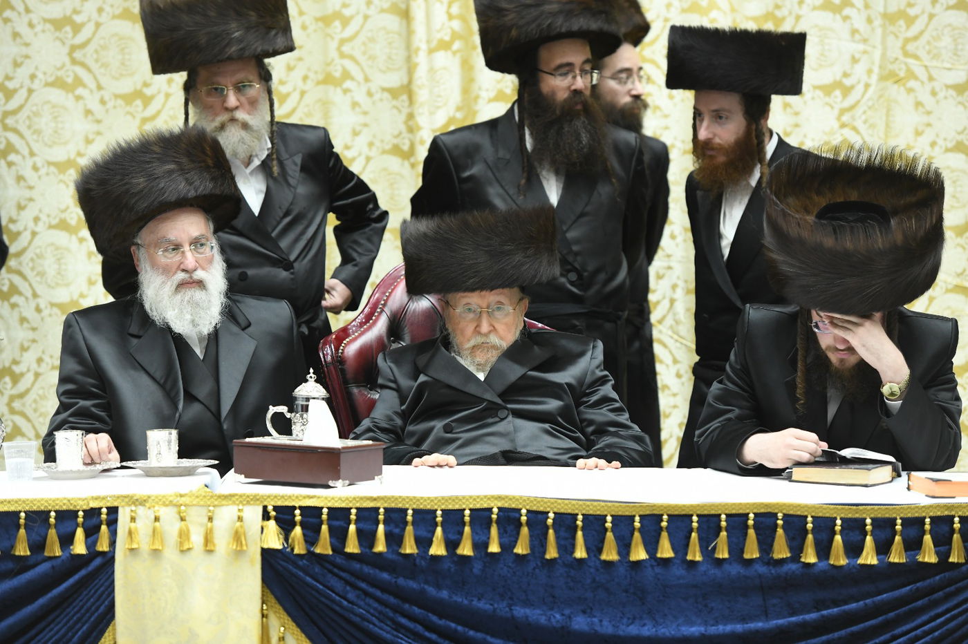 תיעוד: שמחת החתונה בחצרות ביאלא - אשלג - קאמרנא