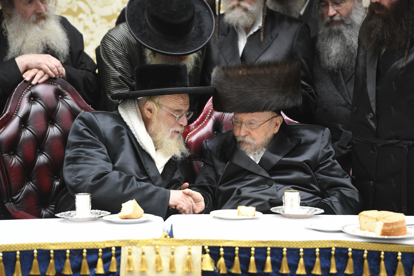 תיעוד: שמחת החתונה בחצרות ביאלא - אשלג - קאמרנא