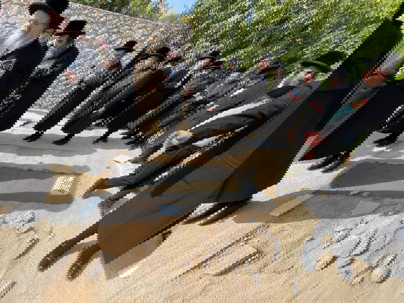 במלאות השבעה: תפילה ודברי הספד על קברו של הגר"מ שטרן זצ"ל