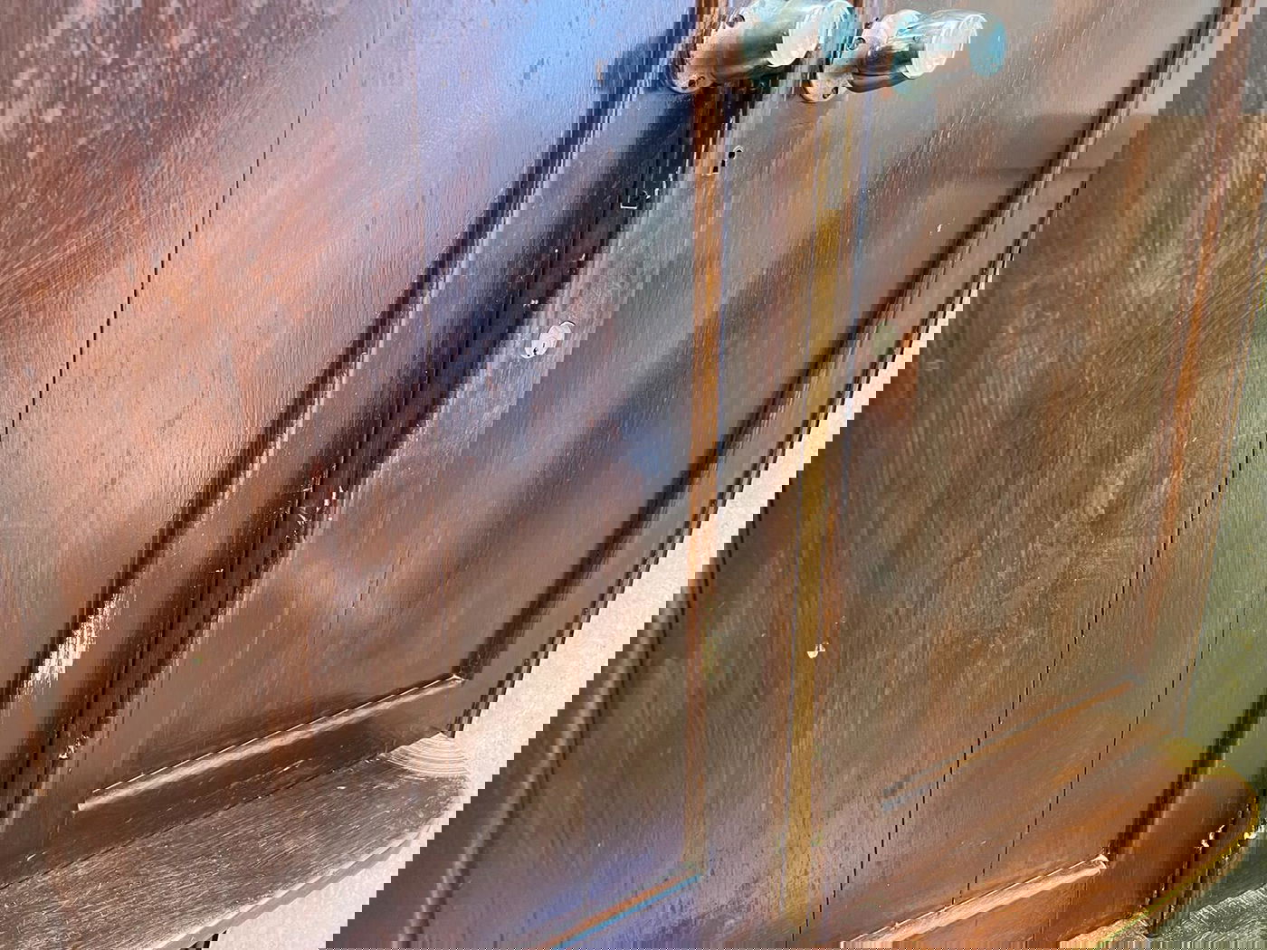 תיעוד: אלמונים פרצו לבית הכנסת 'בעלזא' בתל אביב