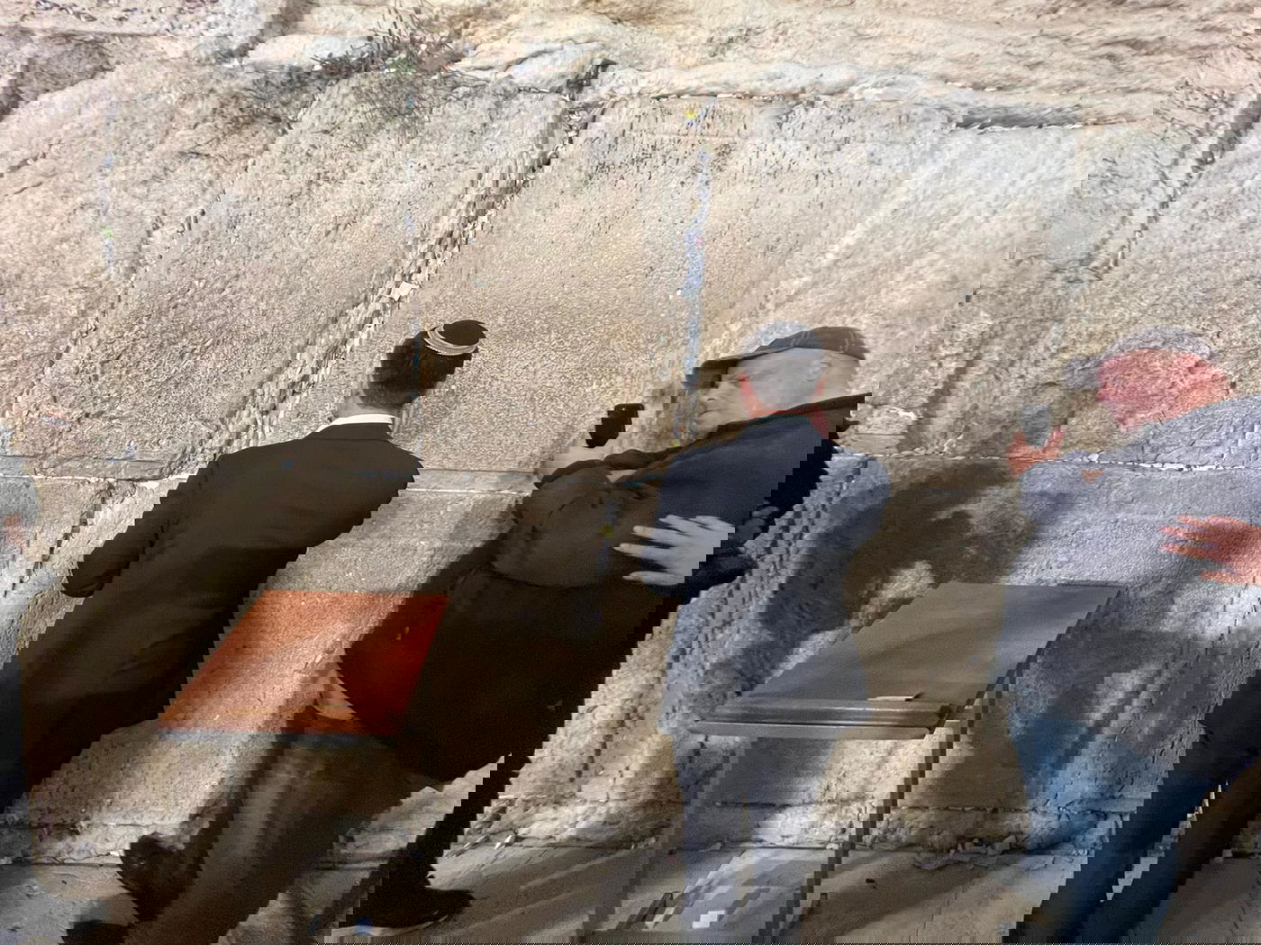 נתניהו, גנץ וסמוטריץ התפללו בכותל; שקד - בקבר רחל