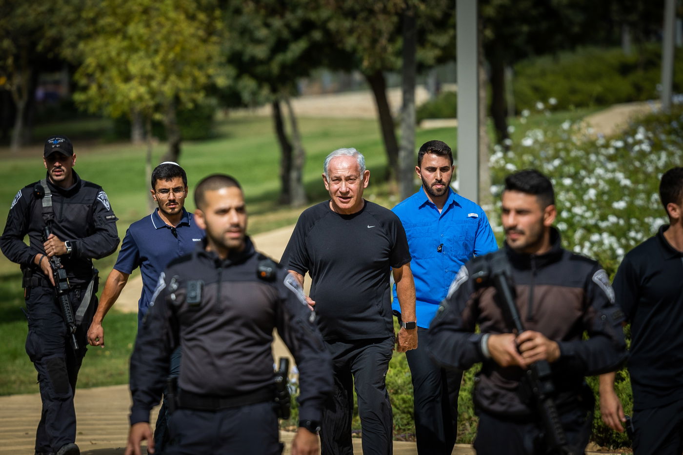 צפו בתמונות: מה עשה נתניהו בבוקר שאחרי הניצחון?