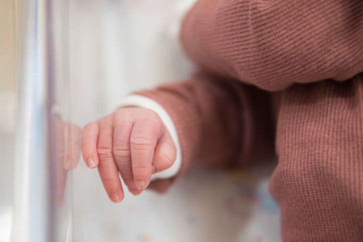 רעיית החסיד מהחנות הוותיקה ילדה אחרי 17 שנות ציפייה