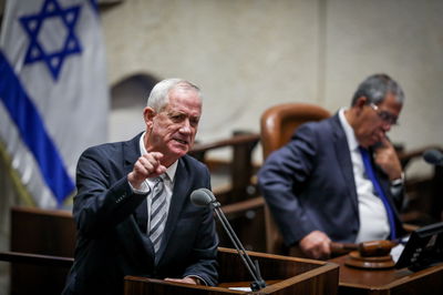 גנץ, היום במליאה