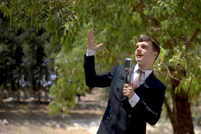 לוי זינגר בסינגל קליפ חדש: "אודך"