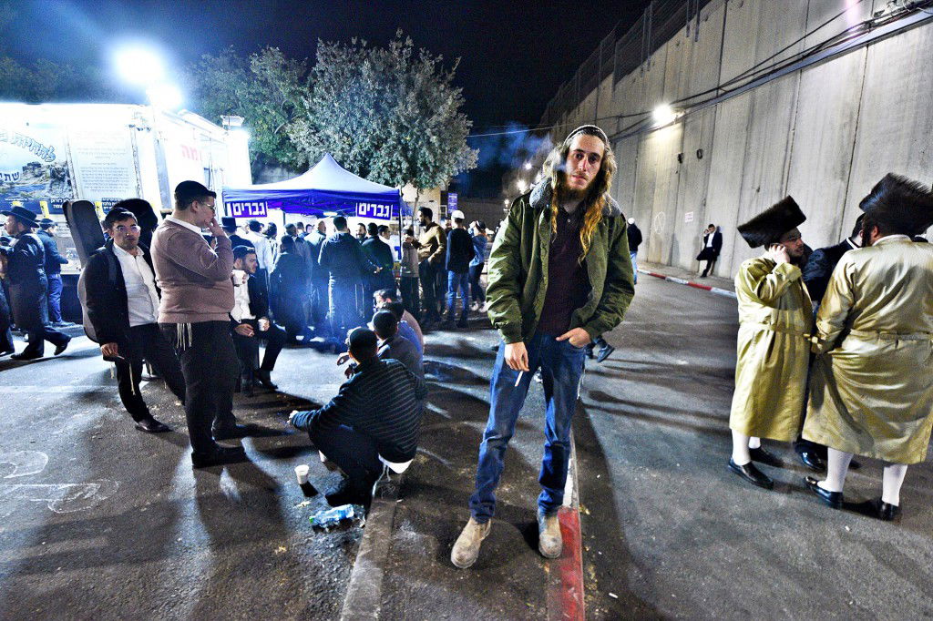 המונים פקדו את קברה של 'מאמע רחל' • תיעוד נרחב