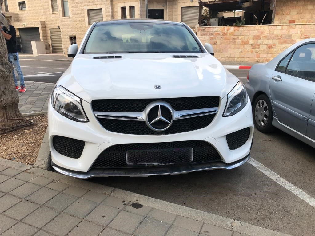 "מונית הכסף": נתפסו 10 רכבי יוקרה שיובאו כ"מוניות"