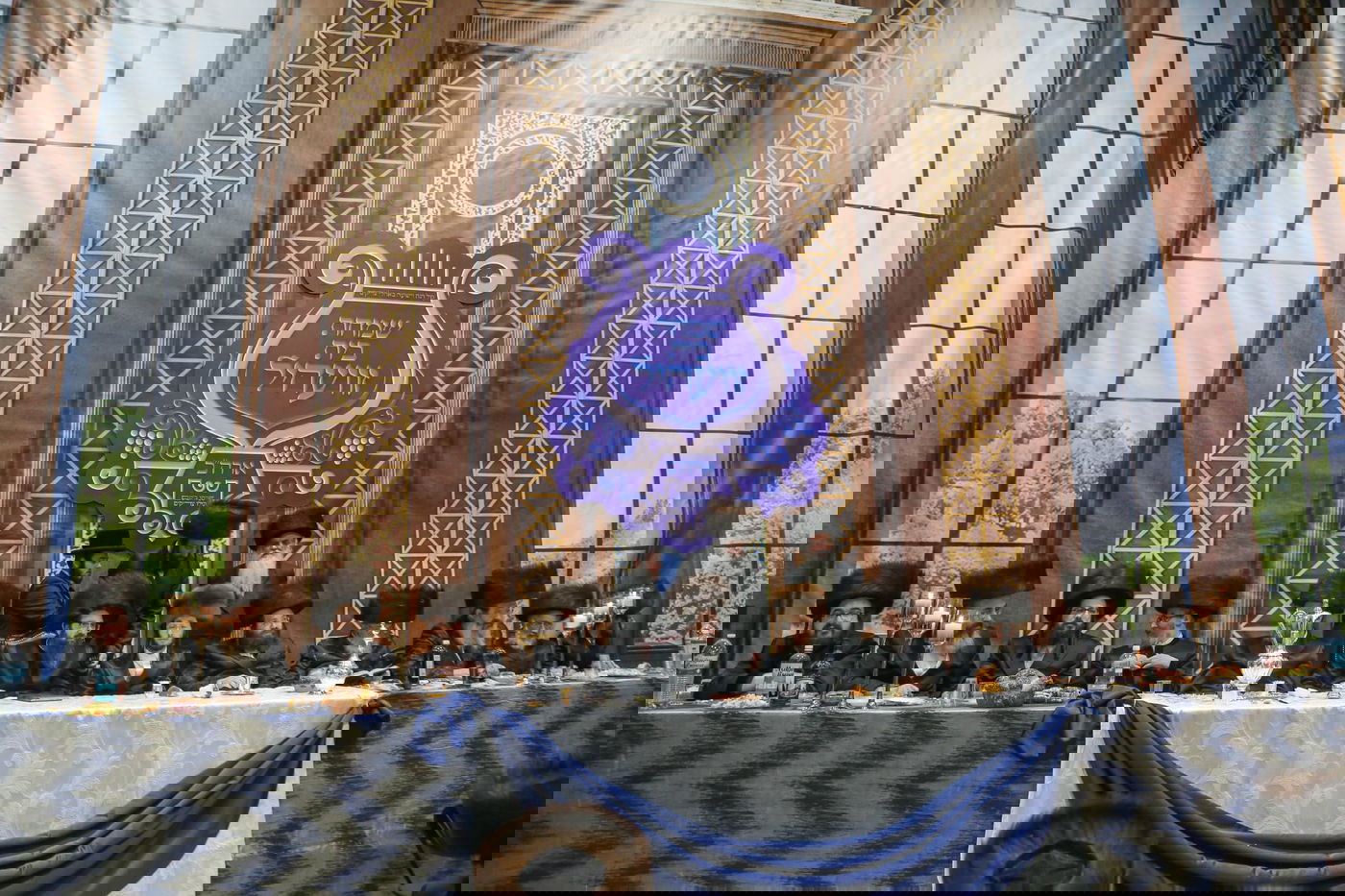 שמחת האירוסין לנכדי האדמו"רים מקרעטשניף וסקווירא