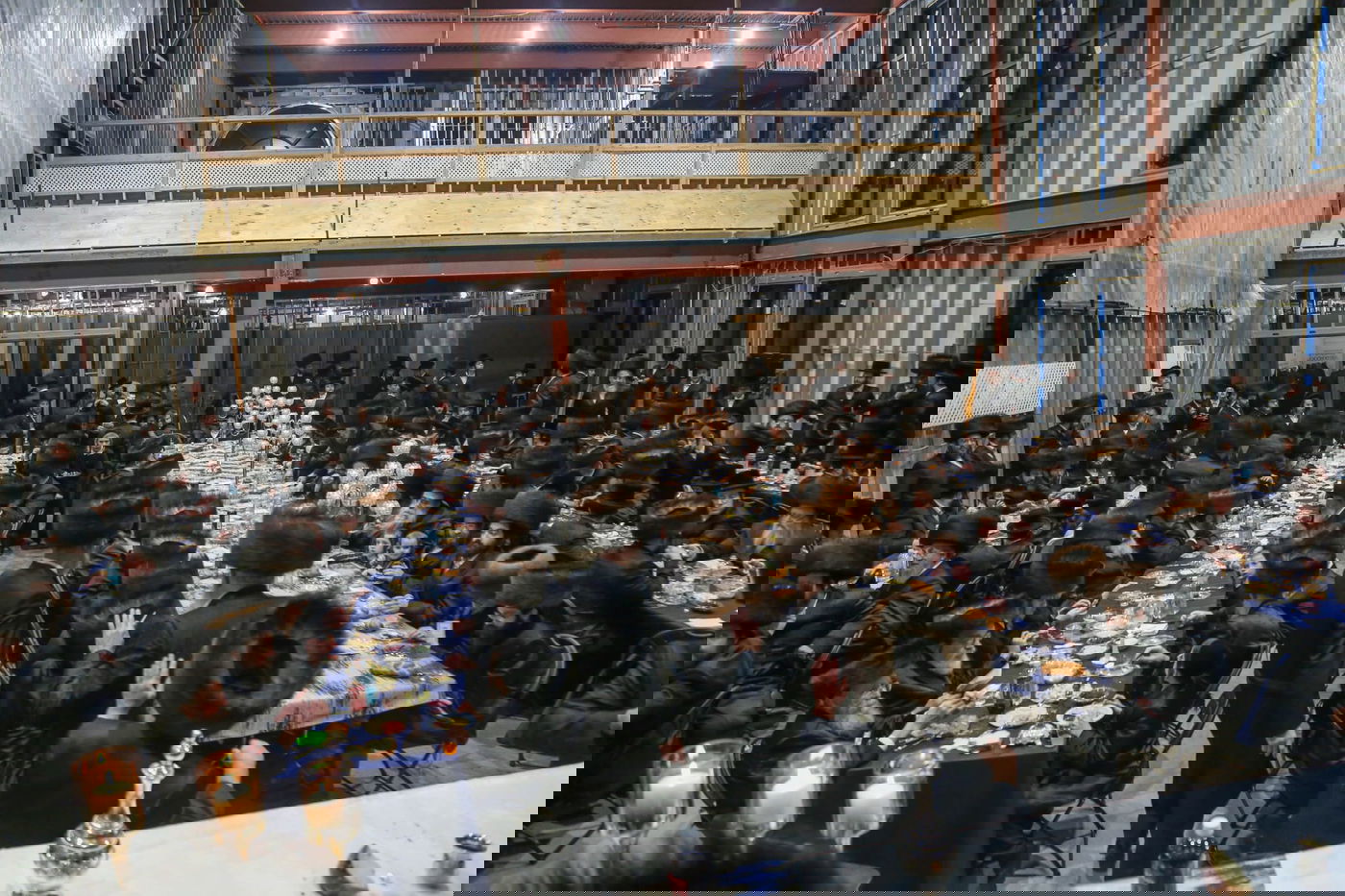 שמחת האירוסין לנכדי האדמו"רים מקרעטשניף וסקווירא