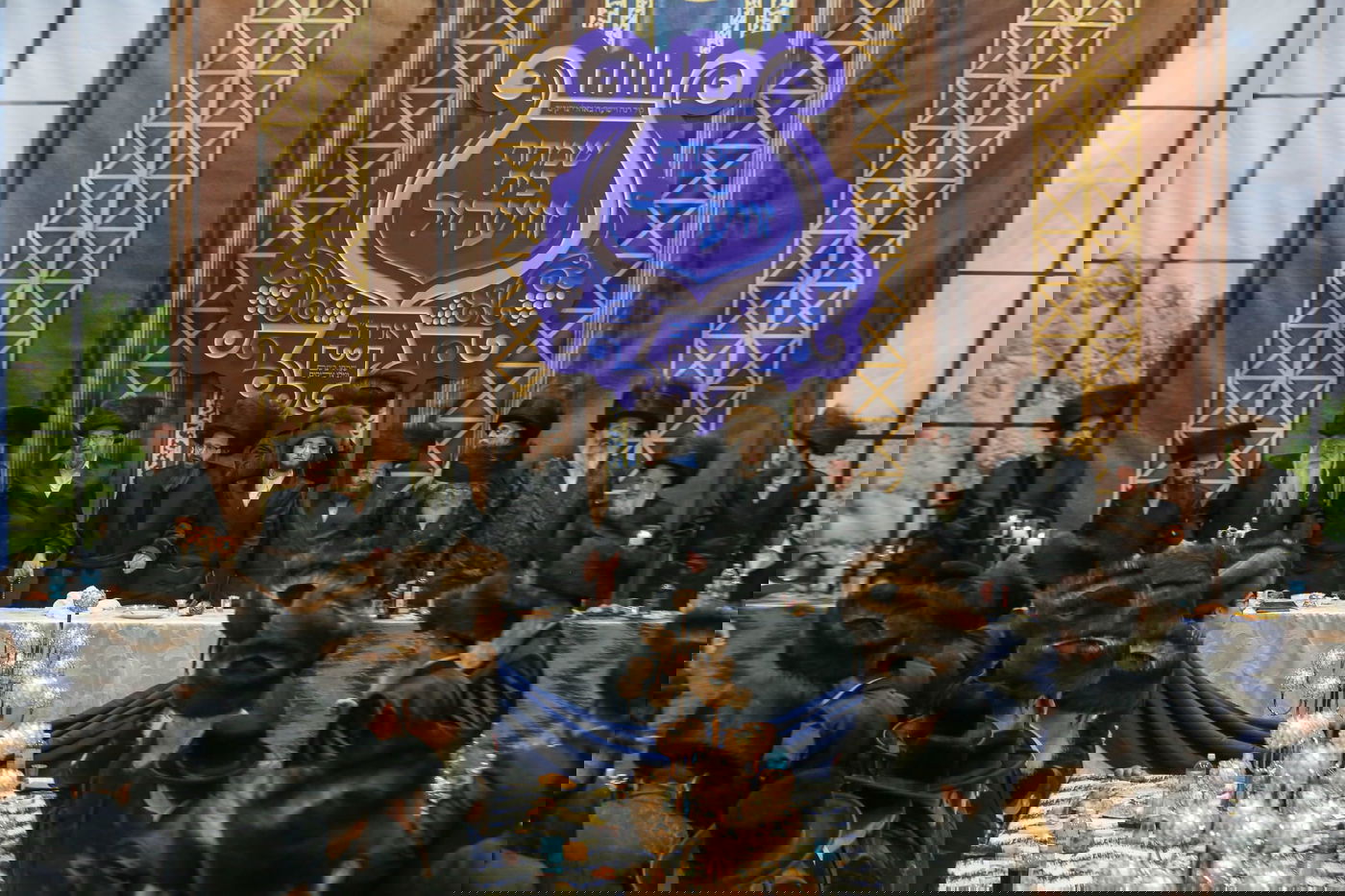 שמחת האירוסין לנכדי האדמו"רים מקרעטשניף וסקווירא