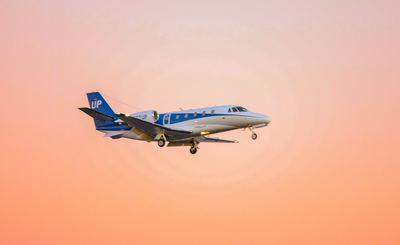 ניו יורק: ליקוי ירח על רקע כלי טיס • תיעוד מרהיב