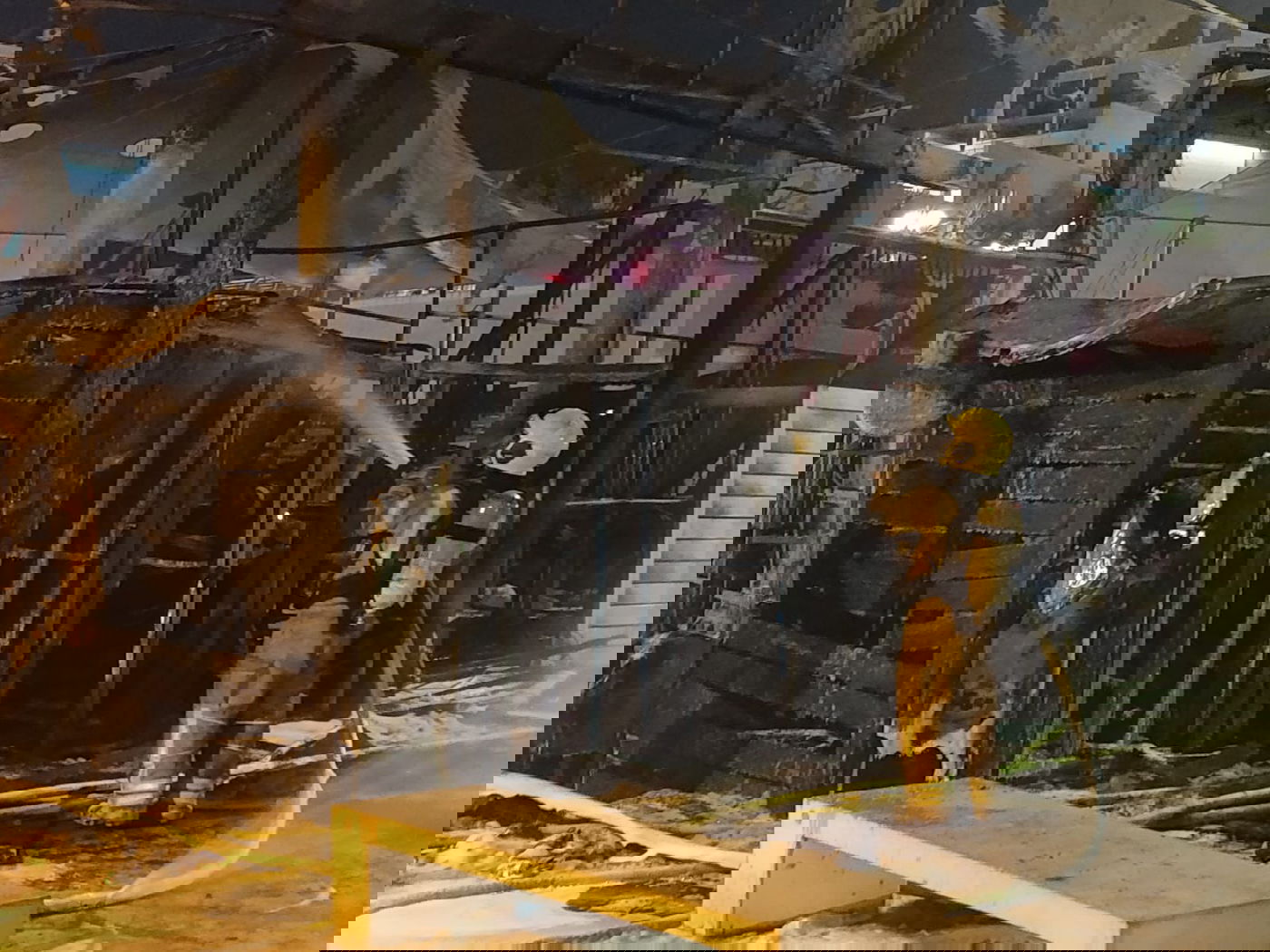 שריפה פרצה במרינה באשקלון; המשחקייה נשרפה כליל