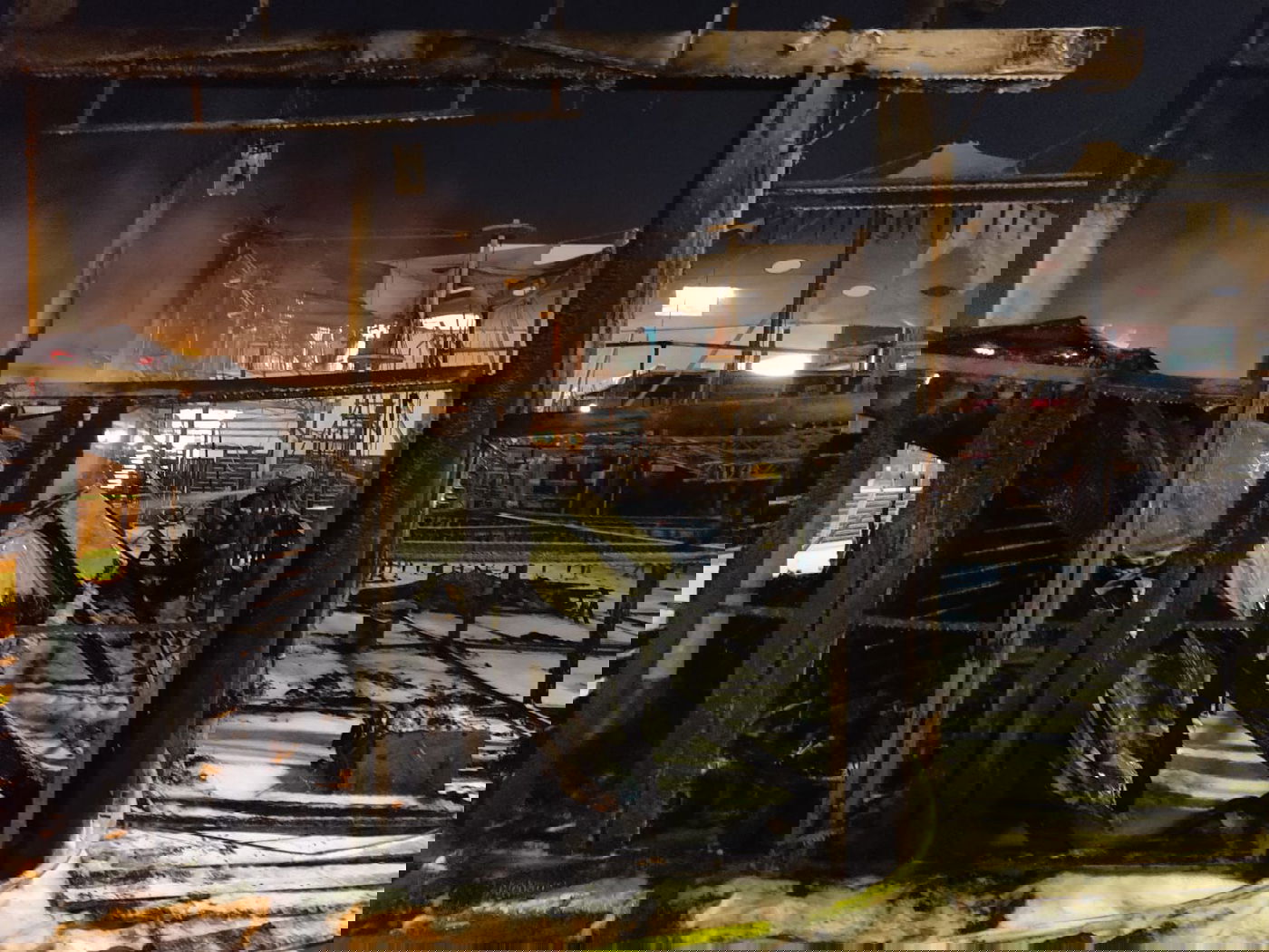 שריפה פרצה במרינה באשקלון; המשחקייה נשרפה כליל