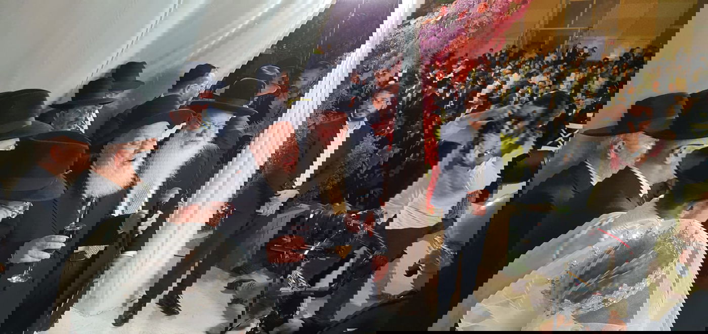 רב העיר אלעד חיתן את נכדו הראשון, אישי ציבור באו לברך