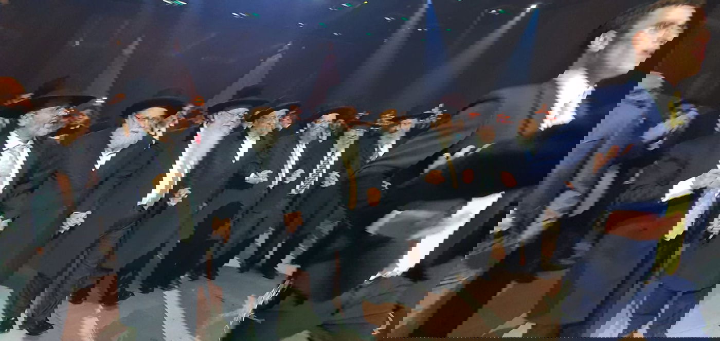 רב העיר אלעד חיתן את נכדו הראשון, אישי ציבור באו לברך