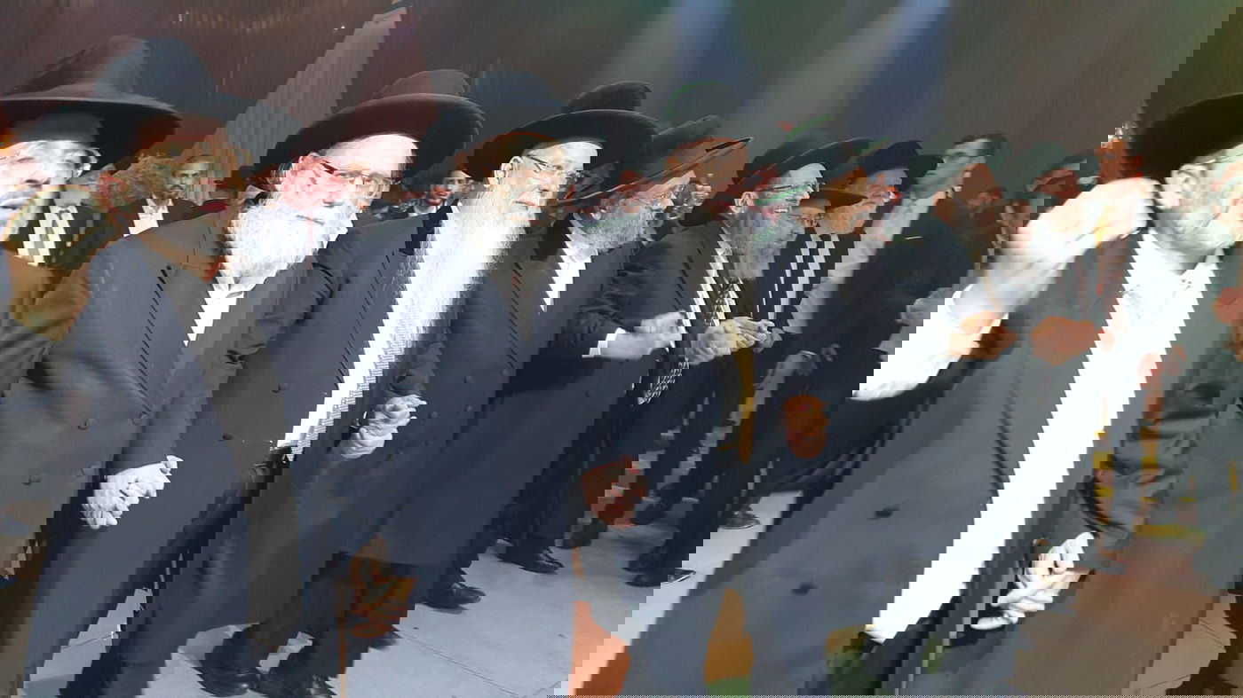 רב העיר אלעד חיתן את נכדו הראשון, אישי ציבור באו לברך