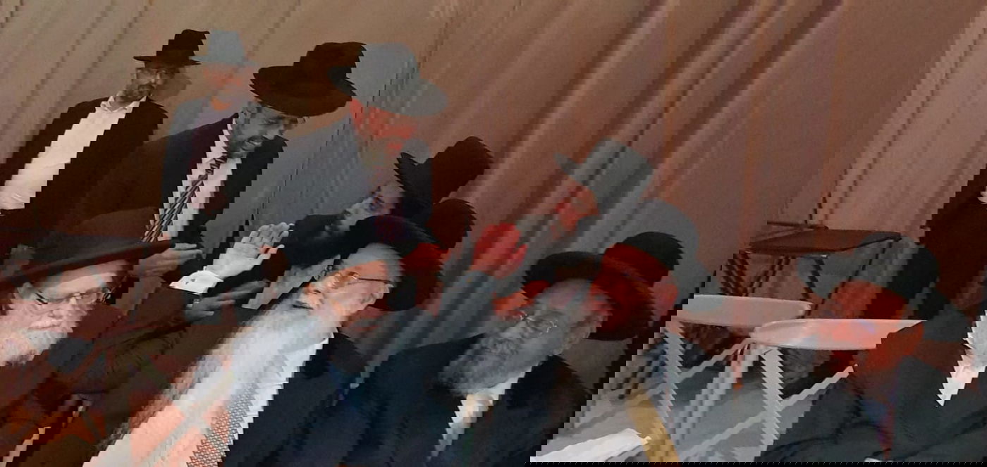 רב העיר אלעד חיתן את נכדו הראשון, אישי ציבור באו לברך