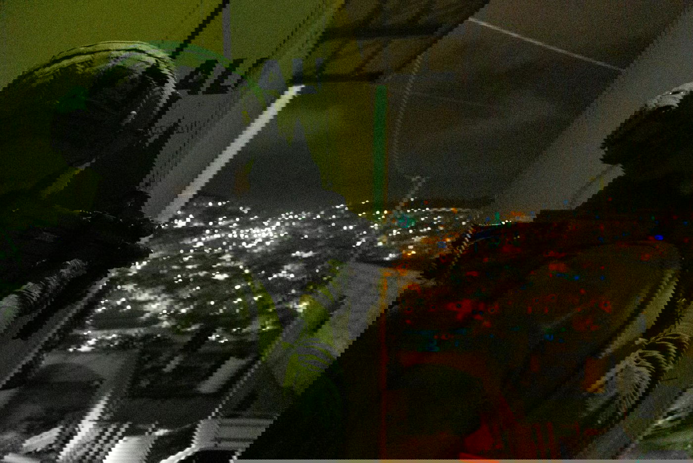 תיעוד: לוחמי צה"ל ושב"כ עצרו שמונה מבוקשים ביו"ש