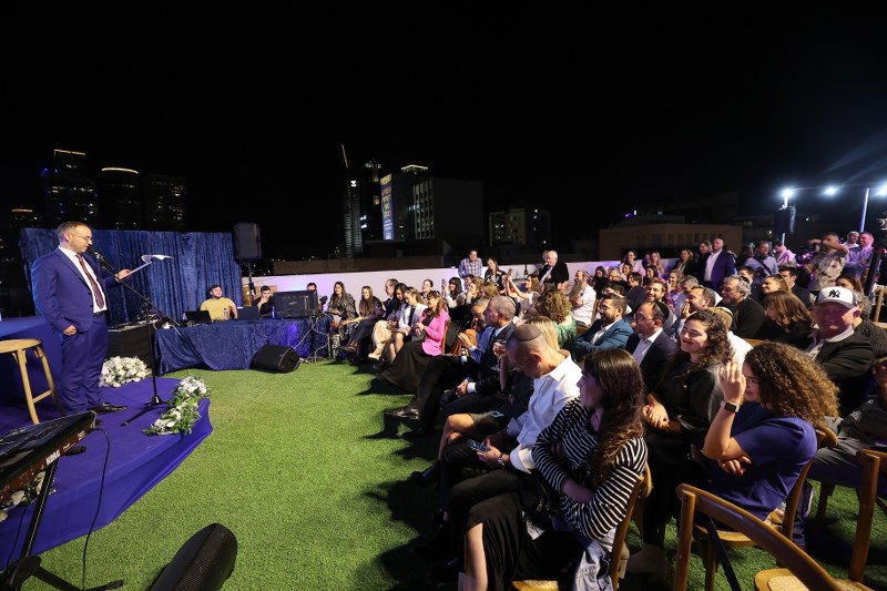 הכנסת ספר תורה למשרד הפרסום גל אורן לרנר