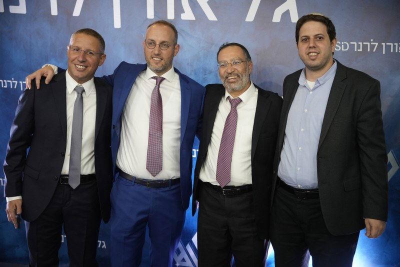 הכנסת ספר תורה למשרד הפרסום גל אורן לרנר