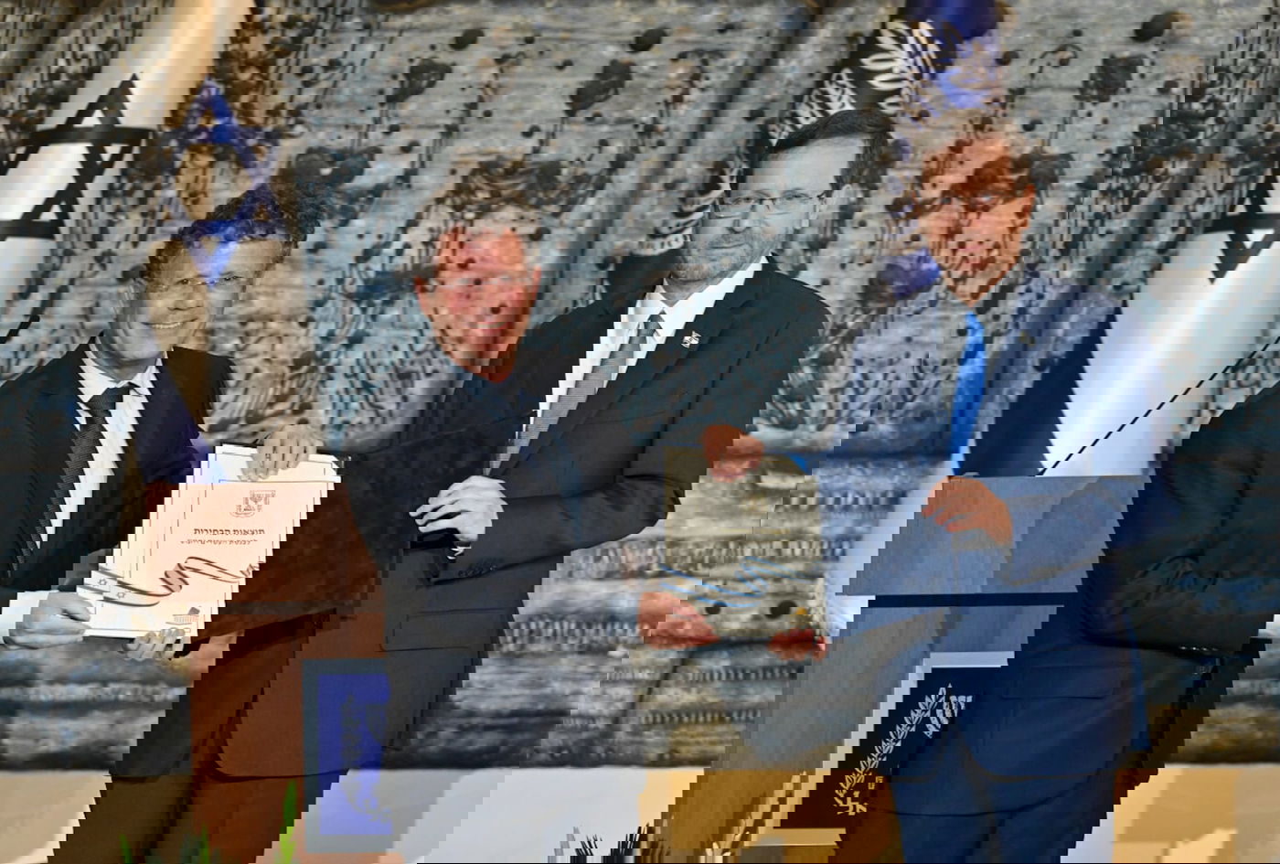 הנשיא קיבל את תוצאות הבחירות והכחיש מעורבות בממשלת אחדות