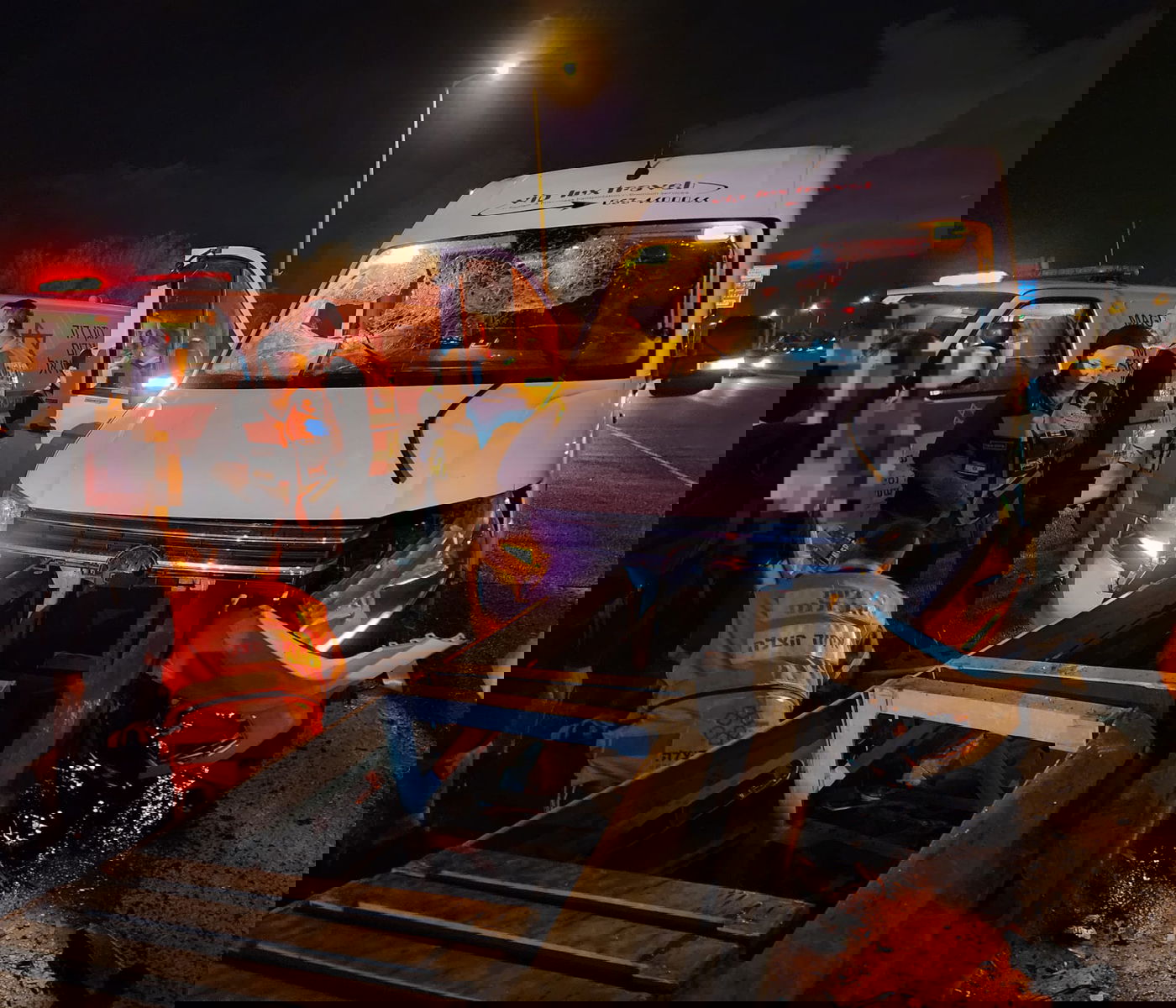 שמונה נשים נפצעו בינוני וקל בתאונה בכביש 1