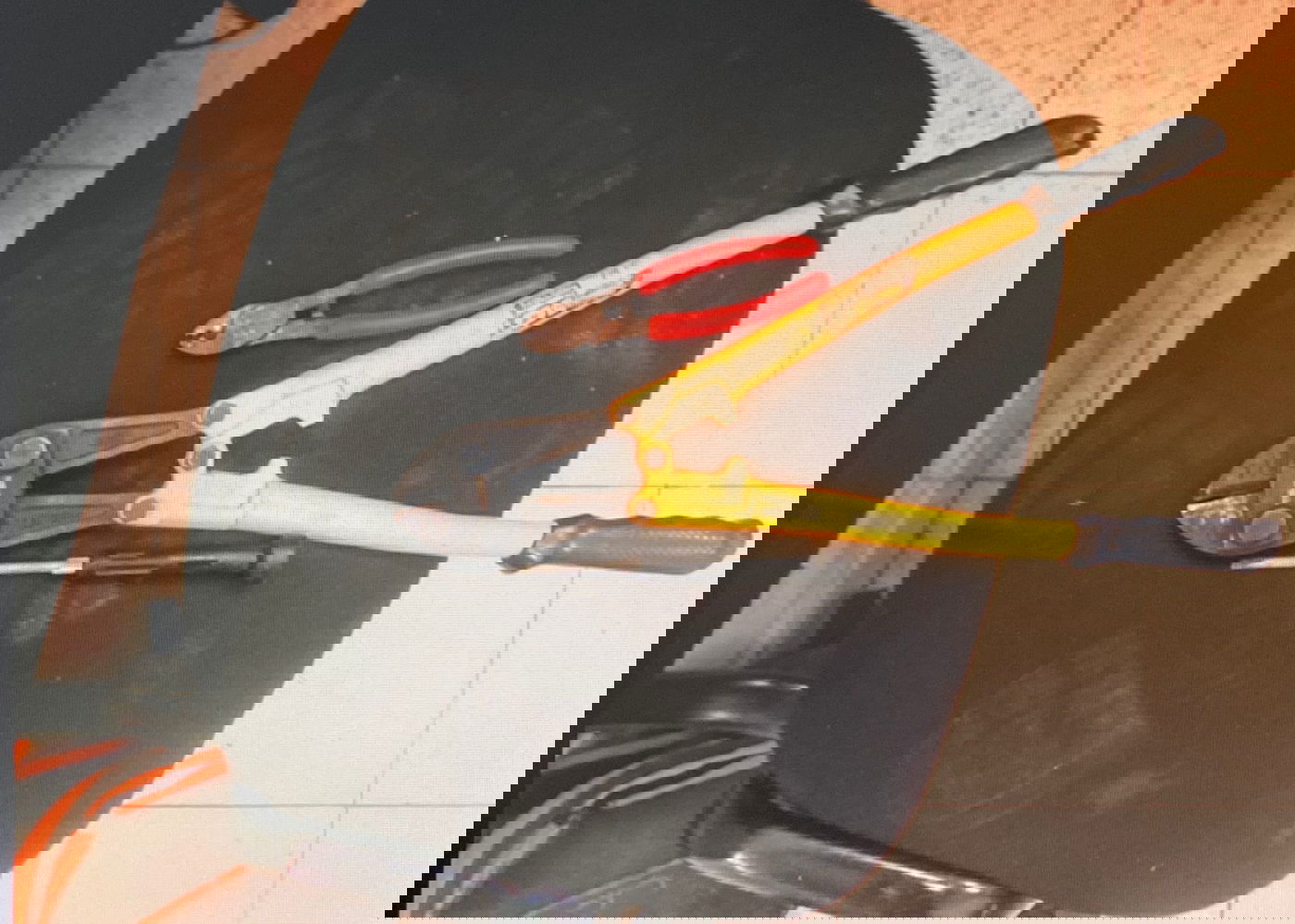 כלי הפריצה שנתפסו ברשותו של החשוד