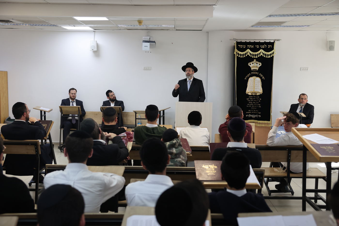 הרב לאו נושא דברים במסגרת המסע "מפגשים ודמויות"