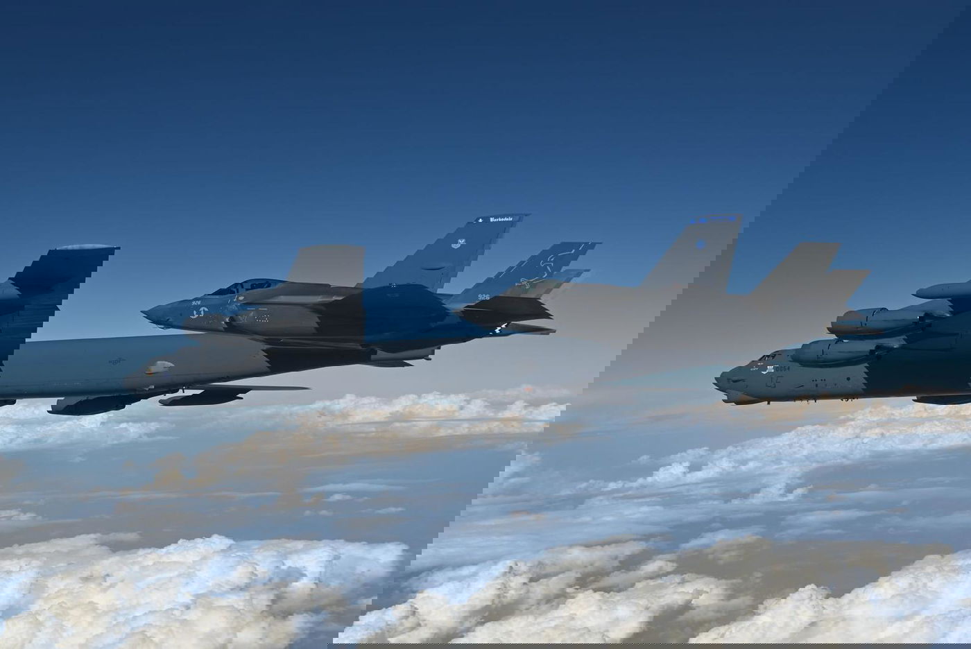 מטוסי הקרב הישראליים ליוו את המפציץ האמריקאי