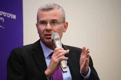 התכנית של יריב לוין למנוע מהשופטים לבטל חוקי יסוד