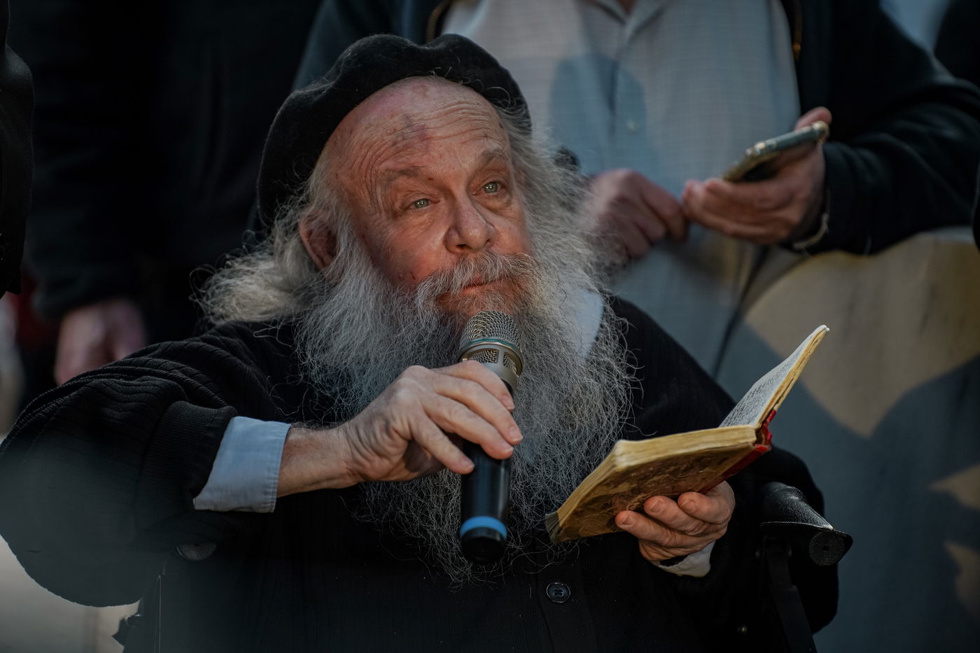 ביום היארצייט: המונים עלו לקברו של ר' שלמה קרליבך