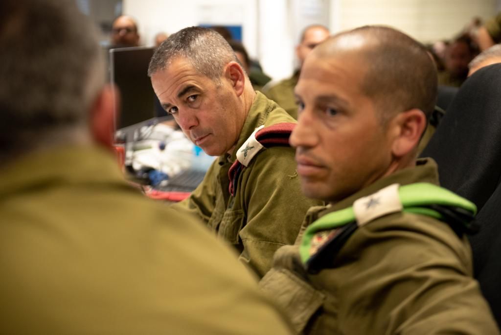 מקבלי האות: עלות השחר, שובר גלים ו'פעולות עלומות'