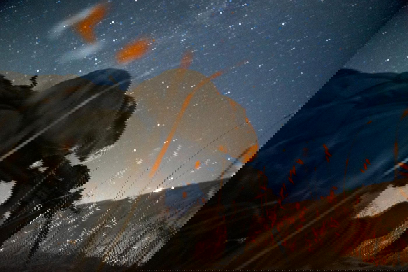 מקבלי האות: עלות השחר, שובר גלים ו'פעולות עלומות'