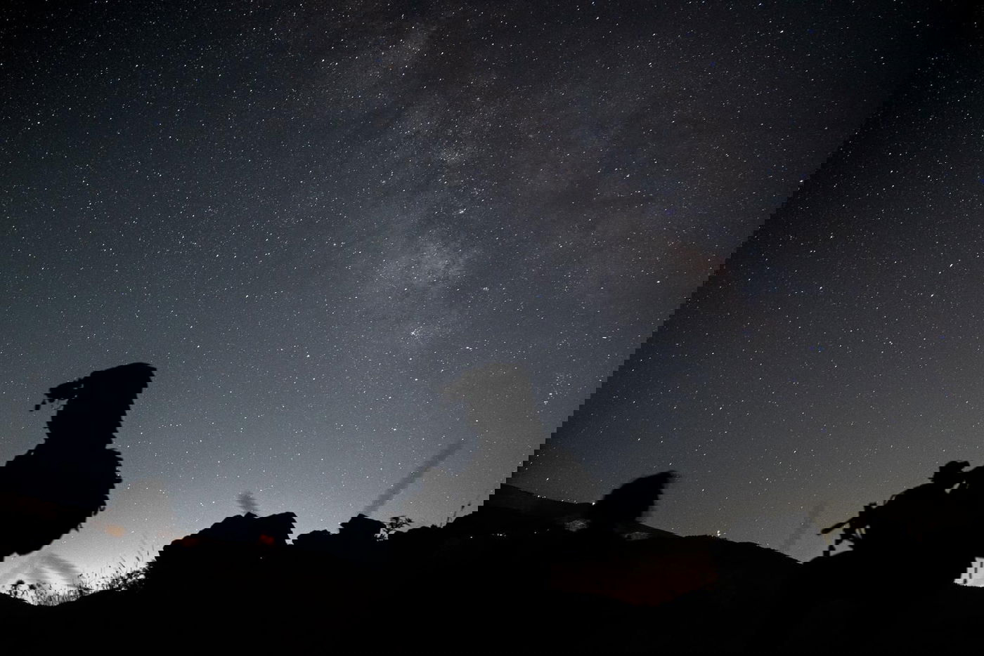 מקבלי האות: עלות השחר, שובר גלים ו'פעולות עלומות'