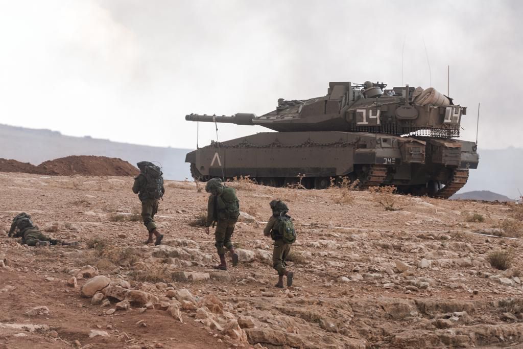 מקבלי האות: עלות השחר, שובר גלים ו'פעולות עלומות'