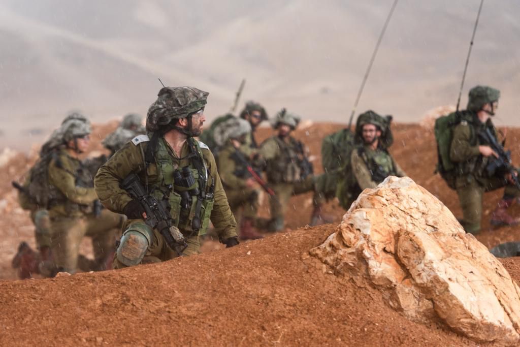 מקבלי האות: עלות השחר, שובר גלים ו'פעולות עלומות'