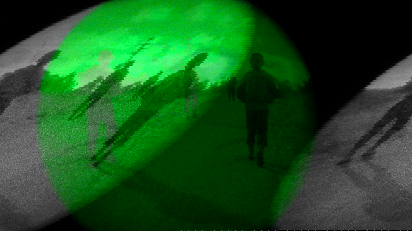 מקבלי האות: עלות השחר, שובר גלים ו'פעולות עלומות'