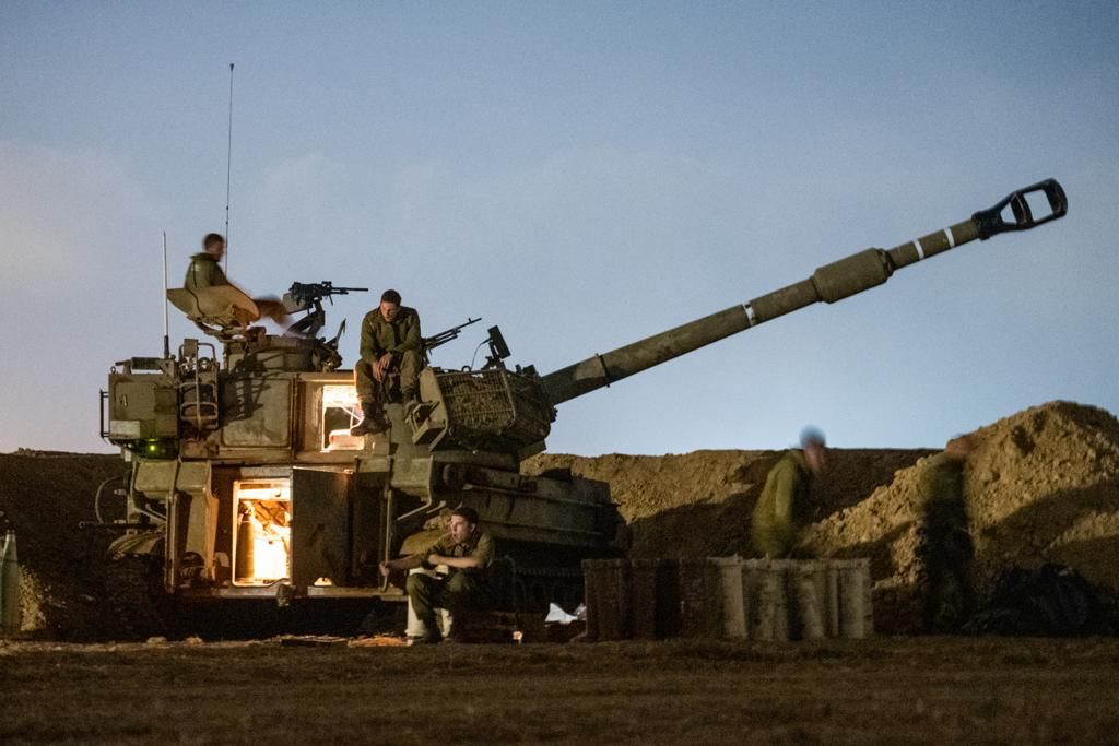 מקבלי האות: עלות השחר, שובר גלים ו'פעולות עלומות'