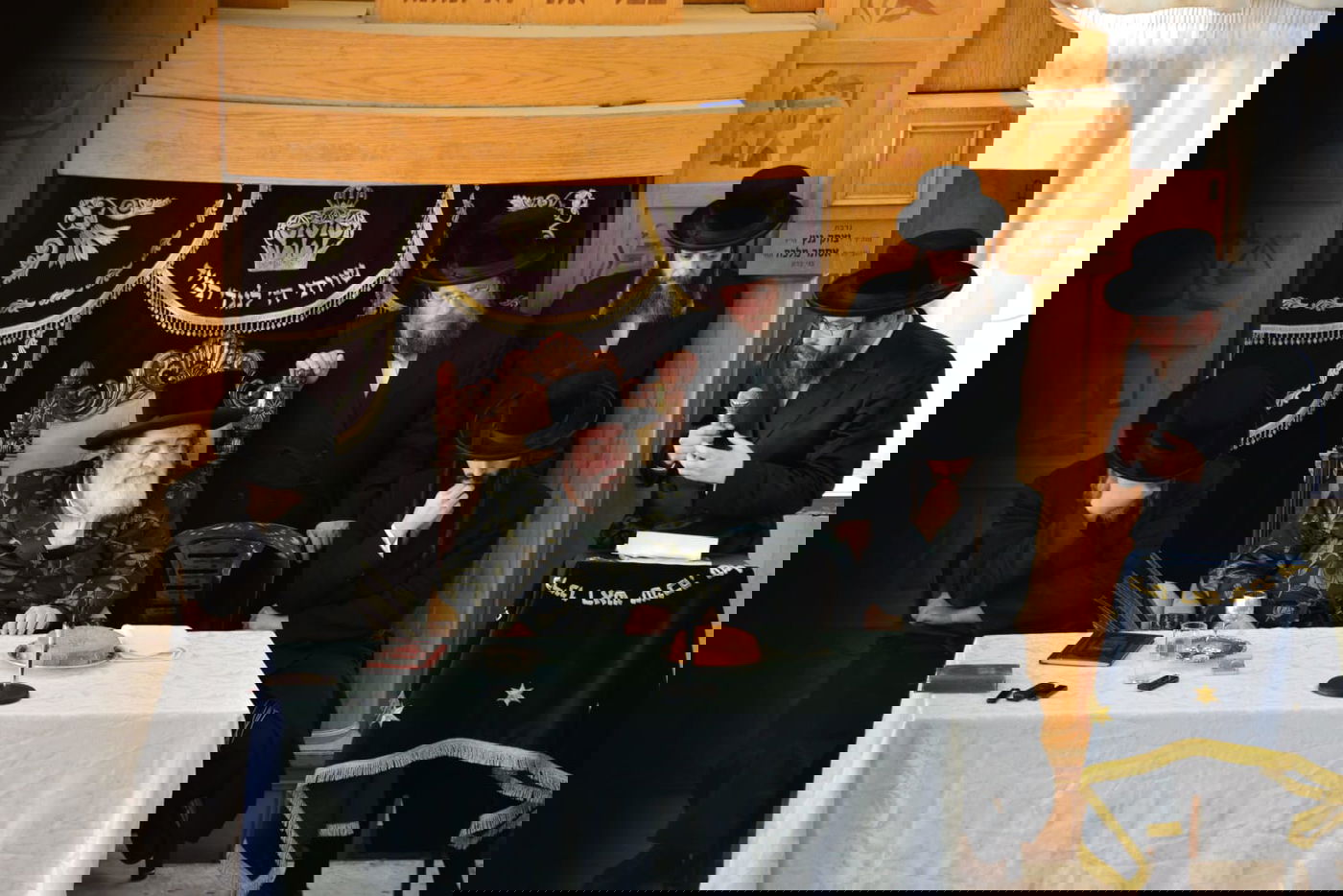 הרבי מויז'ניץ ביקר בישיבה וחיזק את הבחורים