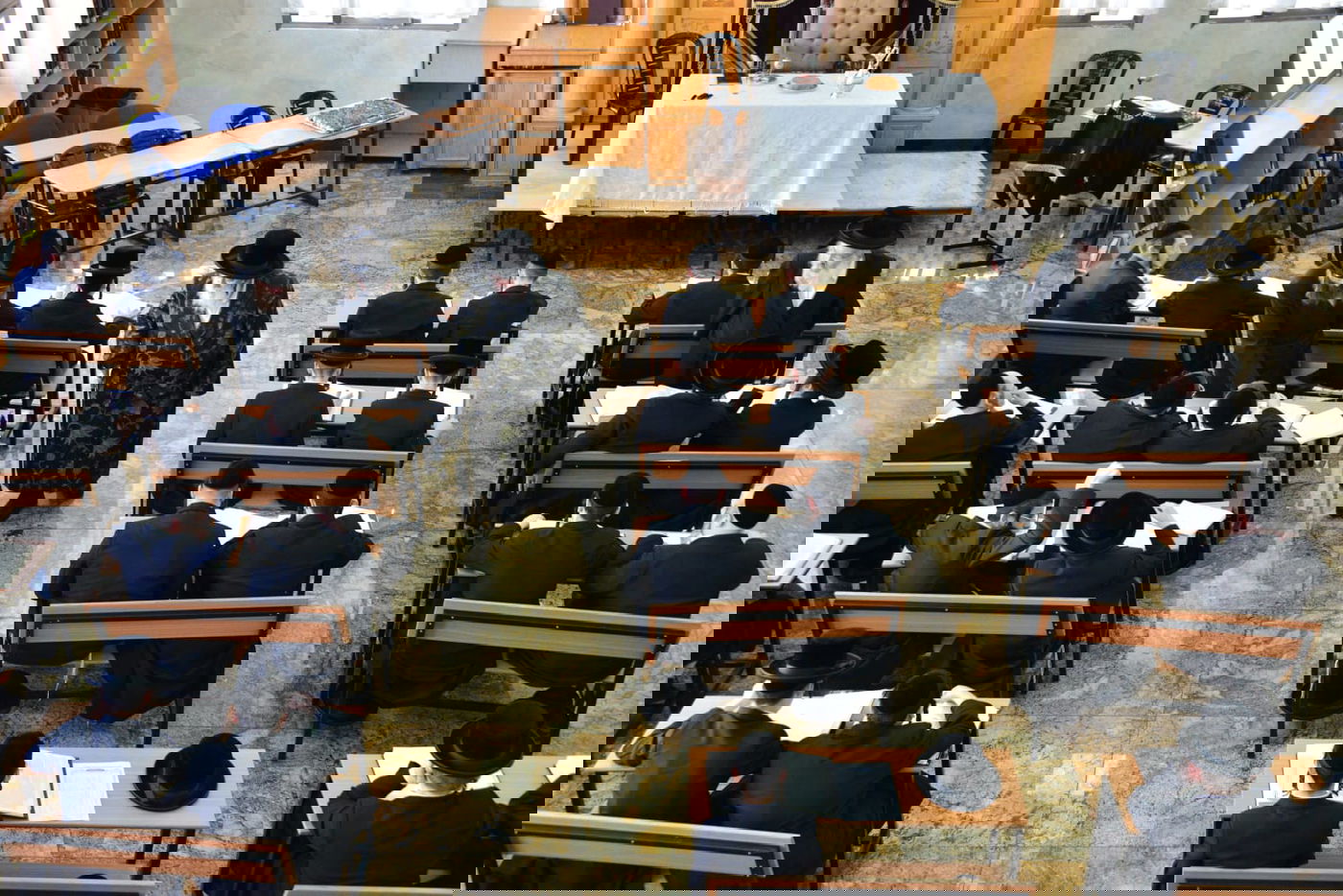 הרבי מויז'ניץ ביקר בישיבה וחיזק את הבחורים