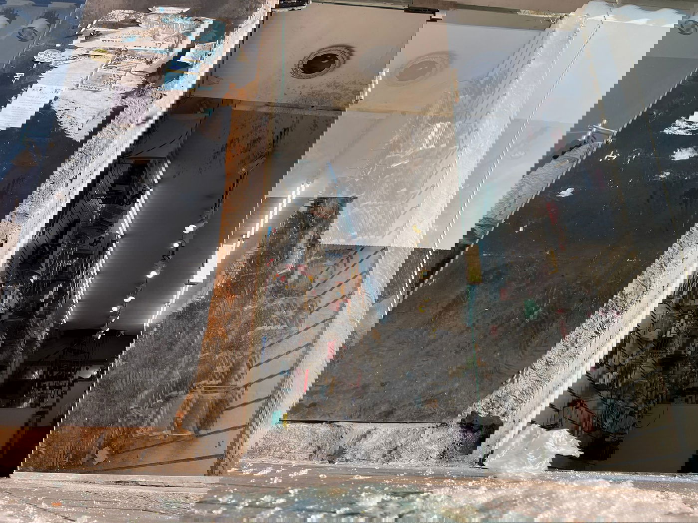 טרור הסלולר: כך אלמוני השחית את חנות סלולר בגאולה