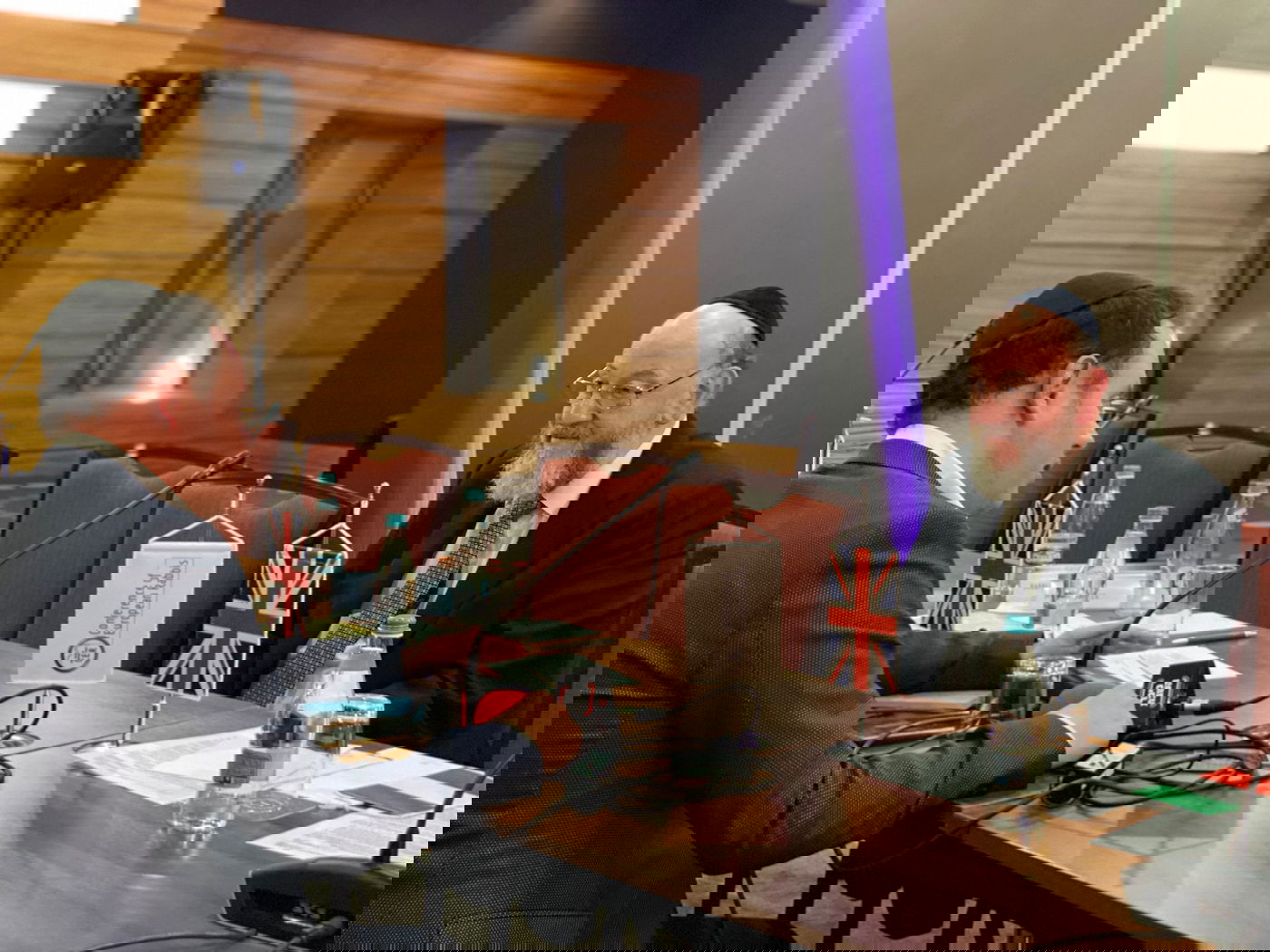 רבה הראשי של בריטניה מספר בריאיון בלעדי על הכתרת המלך צ'ארלס: "נישן אצלו בארמון בשבת"