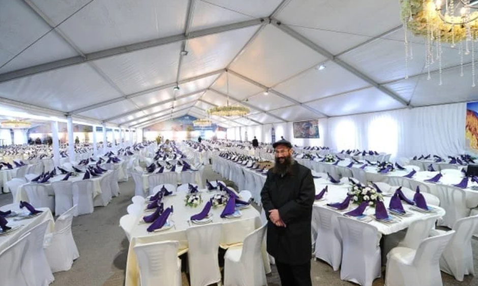 הרב כהן - שליח חב"ד בחברון באוהל הענק בפרשת חיי שרה בשנים עברו