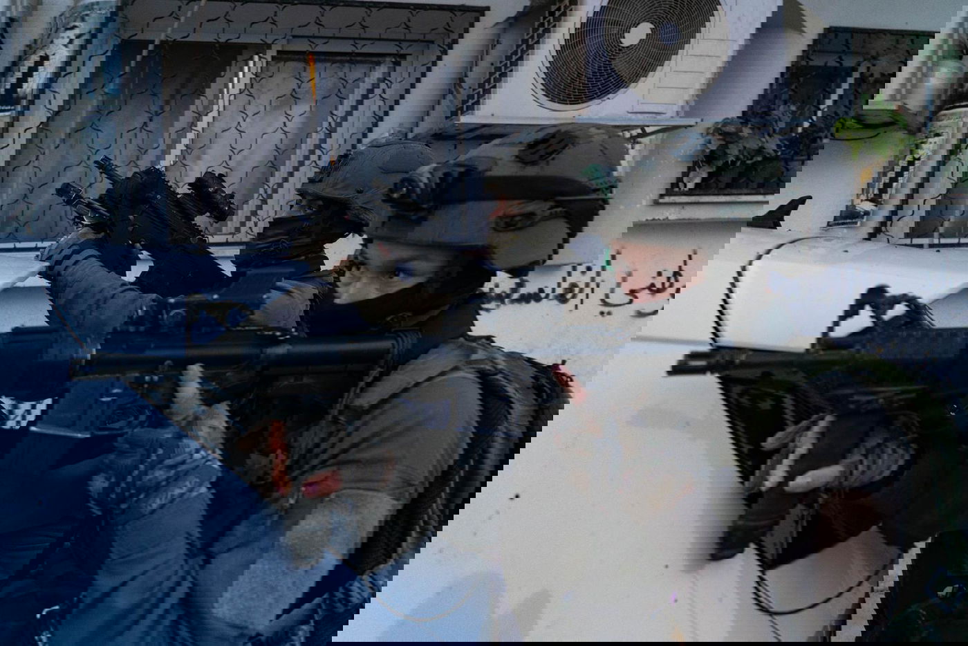 תוך כדי ירי: הלוחמים עצרו 13 מבוקשים ביו"ש | תיעוד