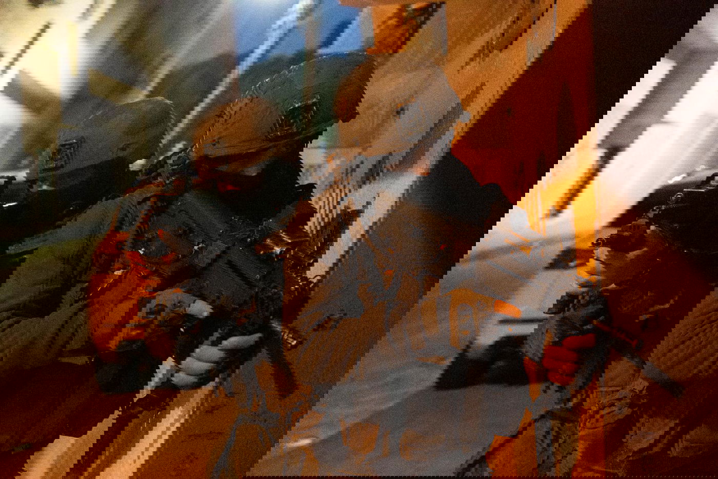 תוך כדי ירי: הלוחמים עצרו 13 מבוקשים ביו"ש | תיעוד