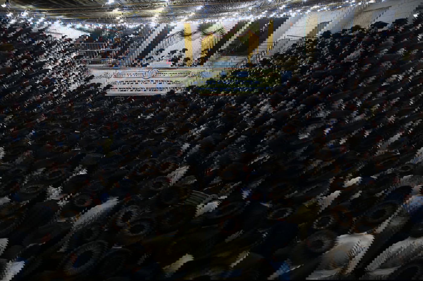 שמחת בית השואבה בחצרו של הגרי"מ שכטר