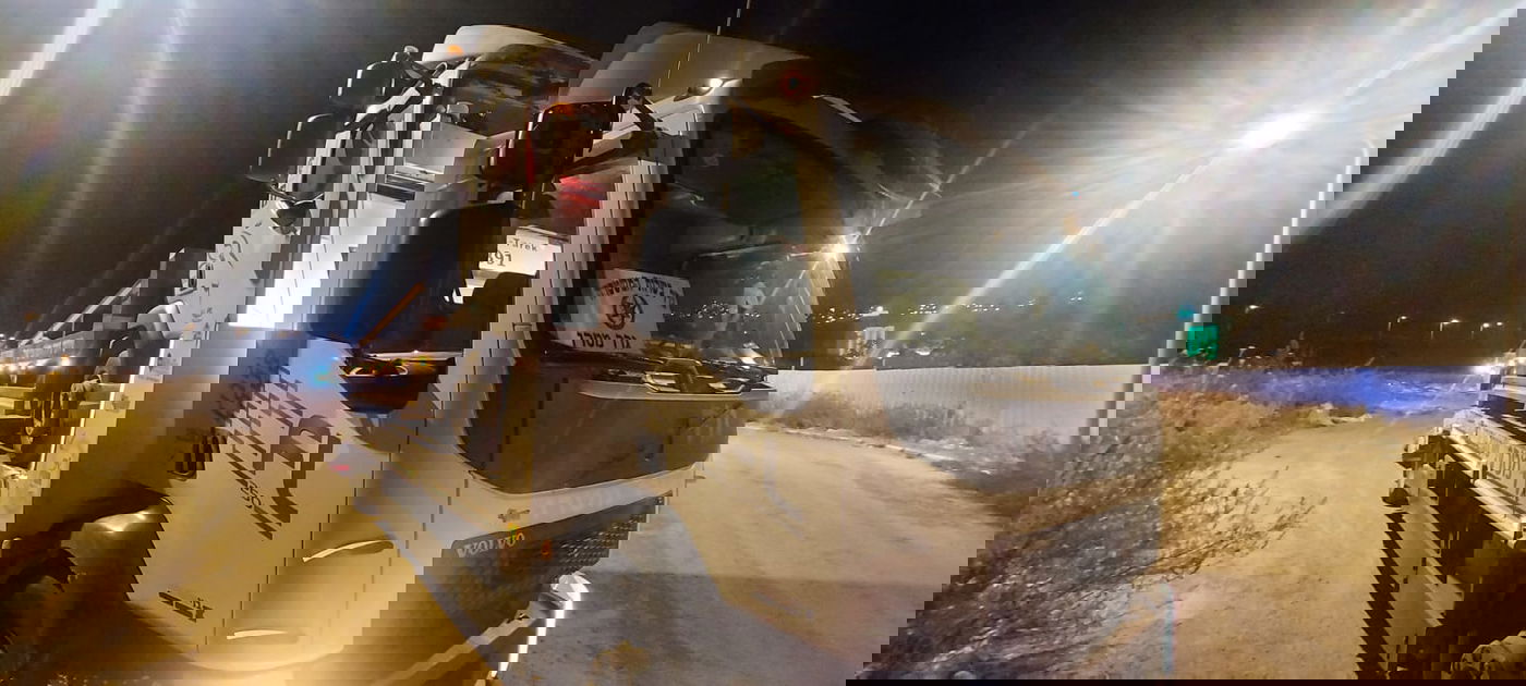 ניסה לגנוב מחפרון עם משאית גרר ונתפס "על חם"