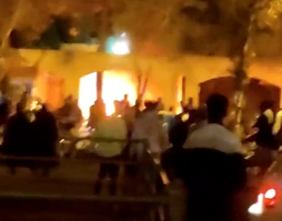 המחאה באיראן מסלימה: שרפו את בית מייסד המהפכה