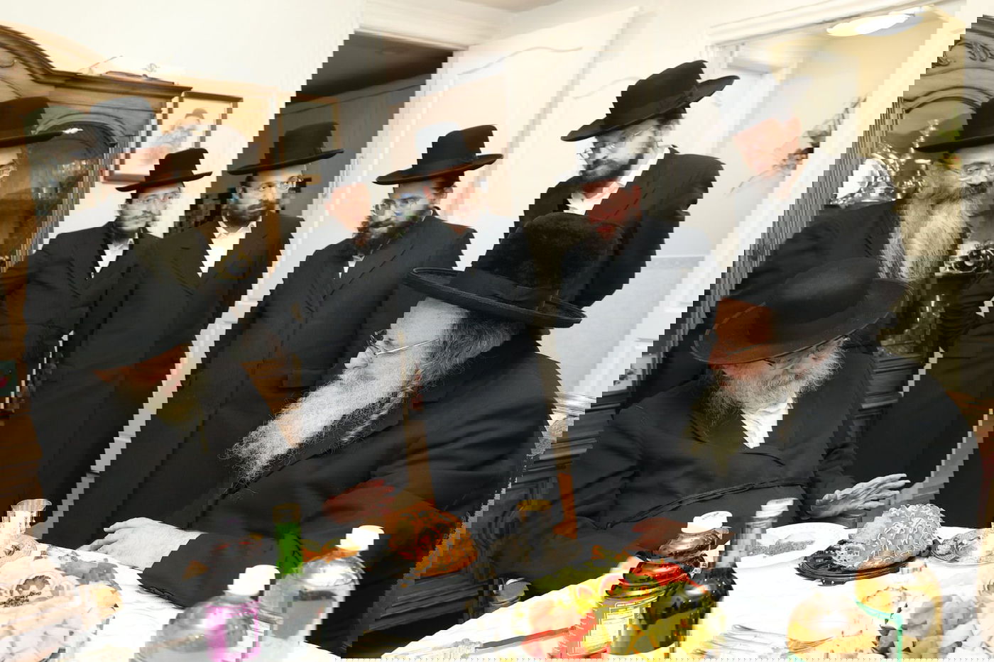 אלפים השתתפו במעמד הכנסת ספר תורה לאוהל הגר"ש אלתר