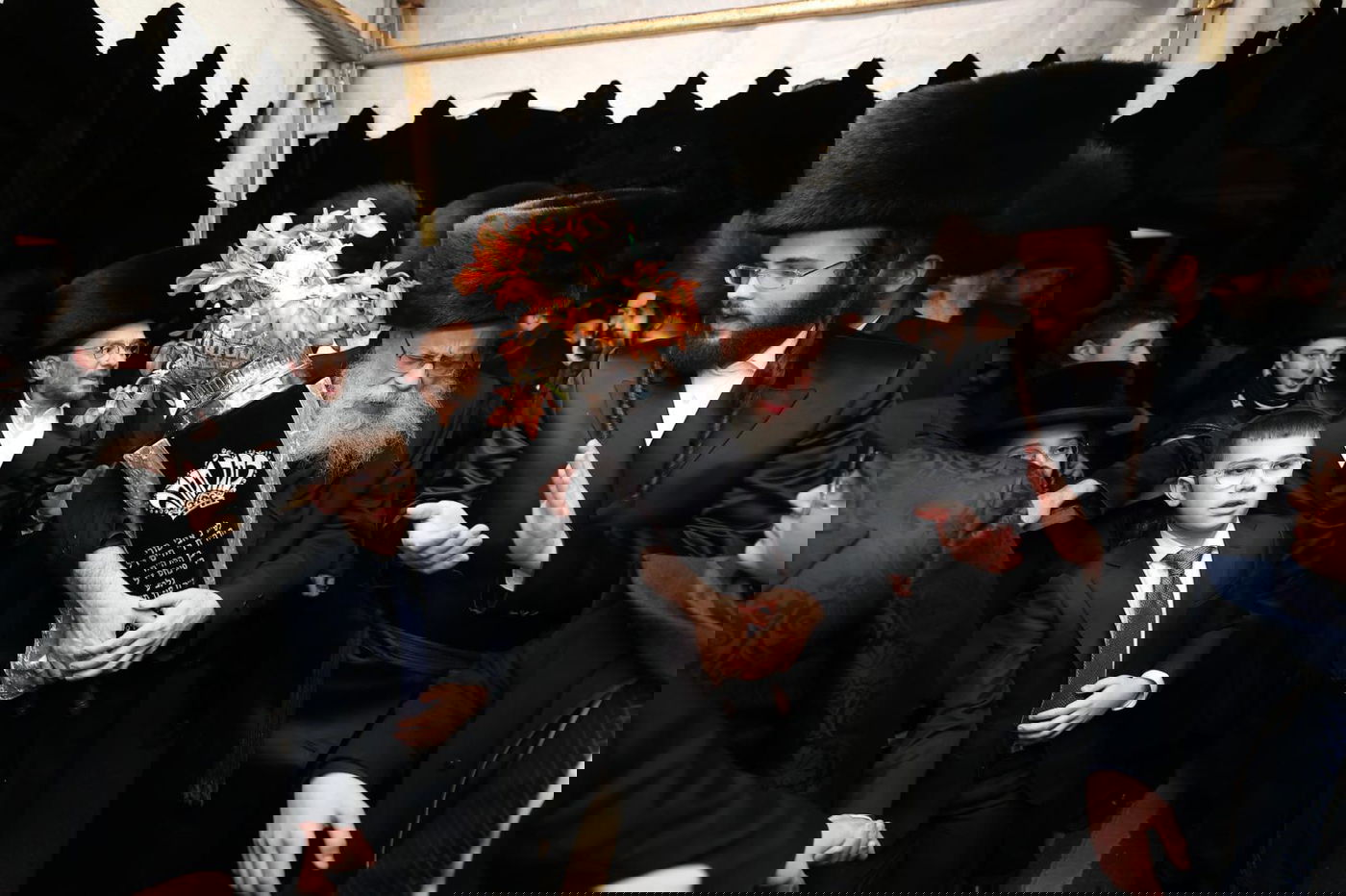 אלפים השתתפו במעמד הכנסת ספר תורה לאוהל הגר"ש אלתר